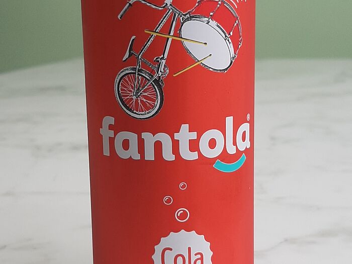 Газированный напиток Fantola cola