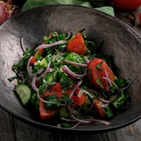 Овощной салат со специями по-грузински