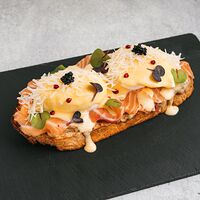 Двойной пашот с лососем собственного посола. Double poached salmon, home-salted