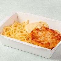 Котлета куриная с сыром и спагетти