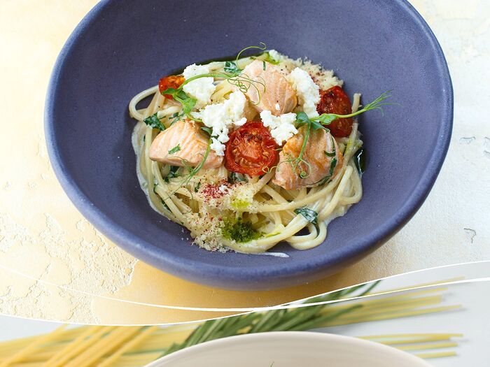 Спагетти с лососем и рикоттой