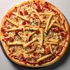Фото к позиции меню Пицца с картофелем фри и малосольными огурчиками