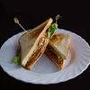 Фото к позиции меню Сэндвич с Лососем и творожным сыром