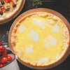 Фото к позиции меню Пицца Маргарита на белом соусе