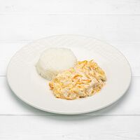 Минтай в сметанном соусе с рисом