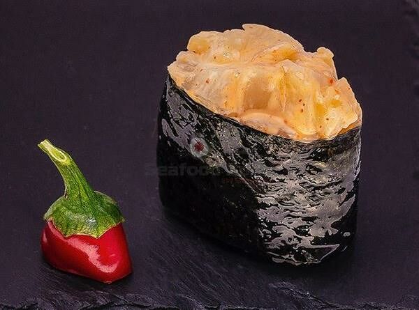 Суши спайси с дикорастущим морским гребешком