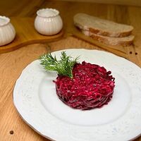 Свекла с грецким орехом и чесноком