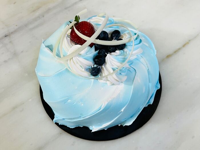 Торт Летний бело-голубой