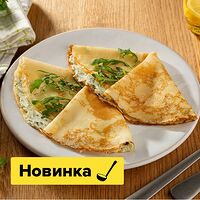 Блины с творожным сыром, руколой и песто