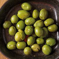 Пряные оливки в домашнем маринаде