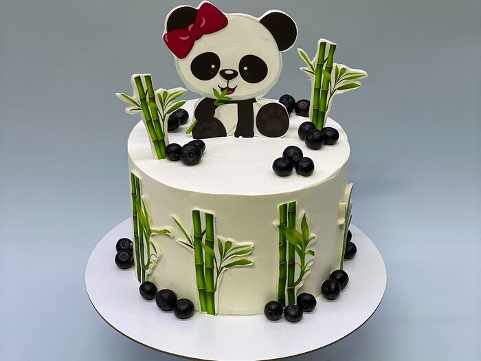 Торт Панда с ягодами