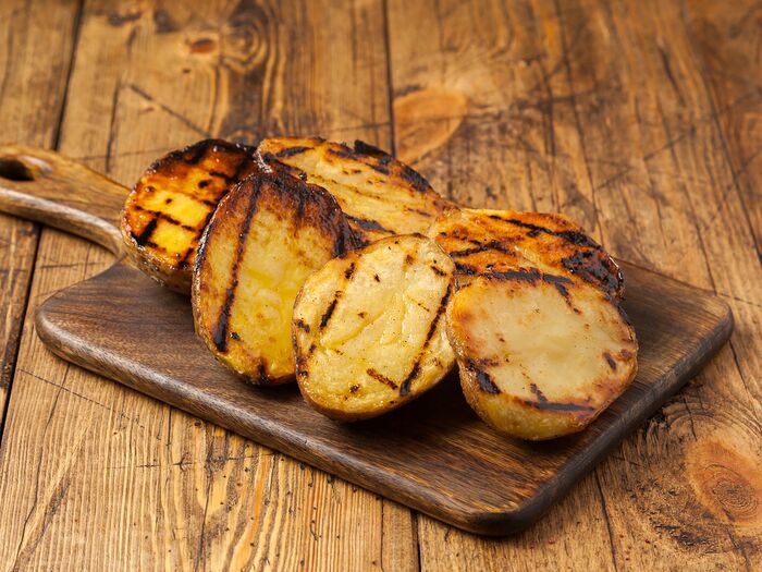 Картофель, запеченный в углях
