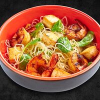 Азиатский салат с креветками и тофу