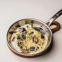 Спагетти с мидиями в соусе горгондзола