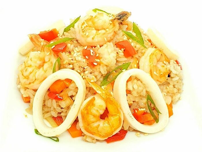 Рис с овощами и морепродуктами