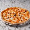 Фото к позиции меню Пицца с креветками, лососем и красной икрой