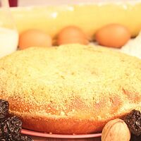 Пирог с орехом и черносливом