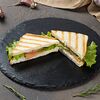 Фото к позиции меню Сендвич с семгой и творожным сыром
