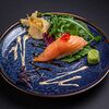 Фото к позиции меню Суши-нигири с лососем