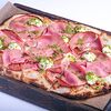 Фото к позиции меню Римская пицца с домашней колбасой