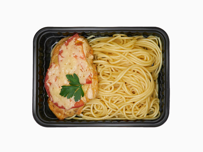 Спагетти с отбивной куриной