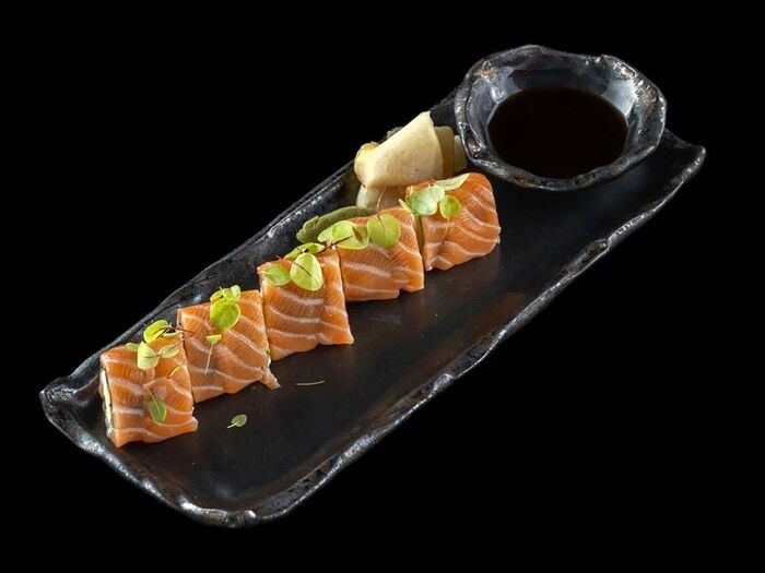 Сашими ролл с лососем и креветкой