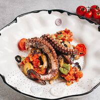 Щупальца осьминога на гриле. Grilled octopus tentacles