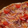 Фото к позиции меню Пицца с тунцом и луком