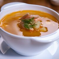 Гороховый суп с говядиной и гренками