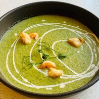 Крем-суп с брокколи и креветками