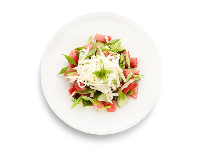 Овощной салат с сулугуни