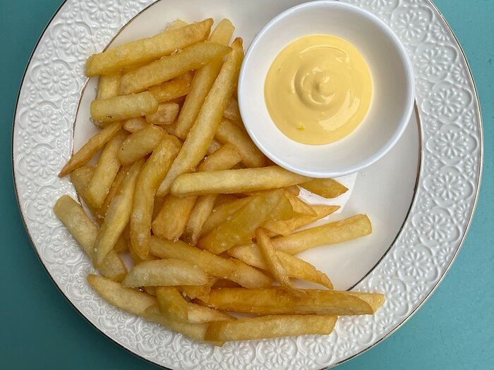 Картофель фри с соусом