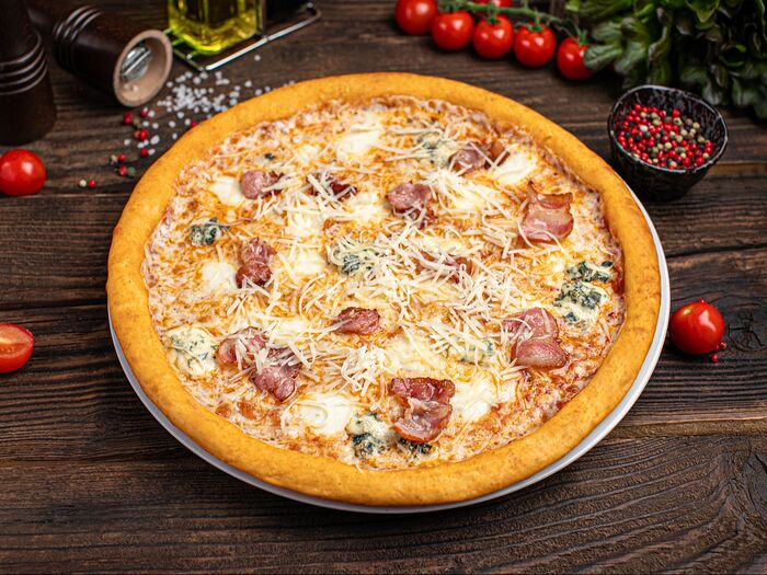 Пицца Четыре сыра с беконом 30см
