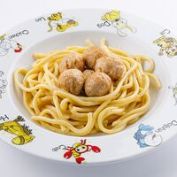 Спагетти с куриными фрикадельками в сливочном соусе