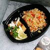 Фото к позиции меню Стейк из судака с горчичным соусом и рисом с овощами