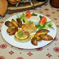 Куриные котлетки с жареной картошечкой