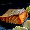 Фото к позиции меню Филе лосося с пюре из цветной капусты и мускатом