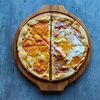 Фото к позиции меню Пицца Четыре сыра - Карбонара (половинки) 32см