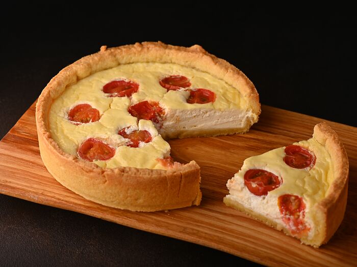 Пирог со сливочным сыром и вялеными томатами