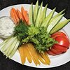 Фото к позиции меню Ассорти из свежих овощей с соусом Блю чиз