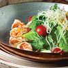 Фото к позиции меню Американский салат Цезарь с креветками