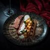 Фото к позиции меню Утиная грудка с жареным картофелем, грибами и соусом Сливочный трюфель