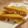 Фото к позиции меню Сэндвич с тунцом на хлебе