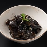 Салат из черных древесных грибов