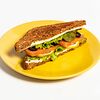 Фото к позиции меню Сэндвич с семгой и оливками