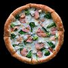 Фото к позиции меню Пицца Бьянка с лососем и брокколи