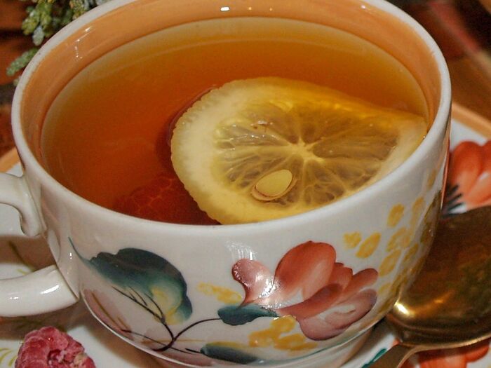 Чай холодный черный с лимоном заварной