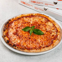 Пицца Маргарита 28 см, на тонком тесте