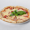 Фото к позиции меню Пицца с моцареллой, запеченными томатами