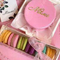 Бенто-торт Маме розовый и набор макарон
